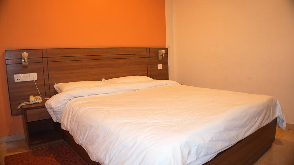 Aryal International Hotel Catmandu Quarto foto