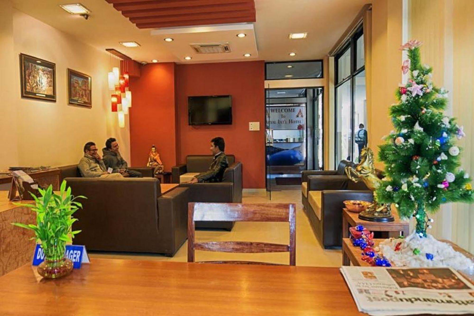 Aryal International Hotel Catmandu Exterior foto